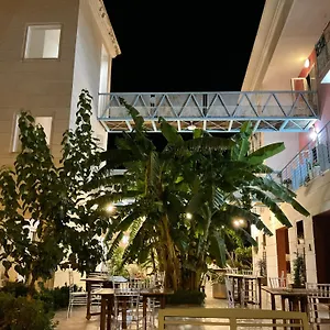  Hostel Glemerald